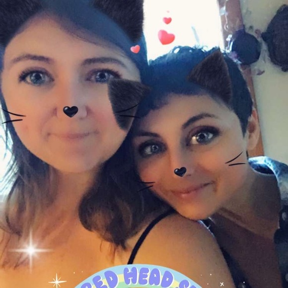 Meet your Posher, Renée - Picture 1 of 1